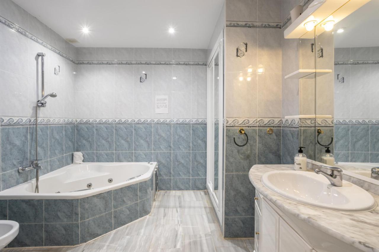 Las Flores 5 - Large Townhouse Nerja Buitenkant foto